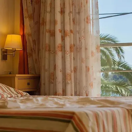 Stella's Apartahotel Tolón